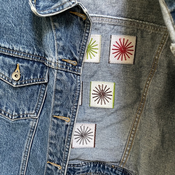 Unique Gap Denim Jacket - Picture 4 of 10